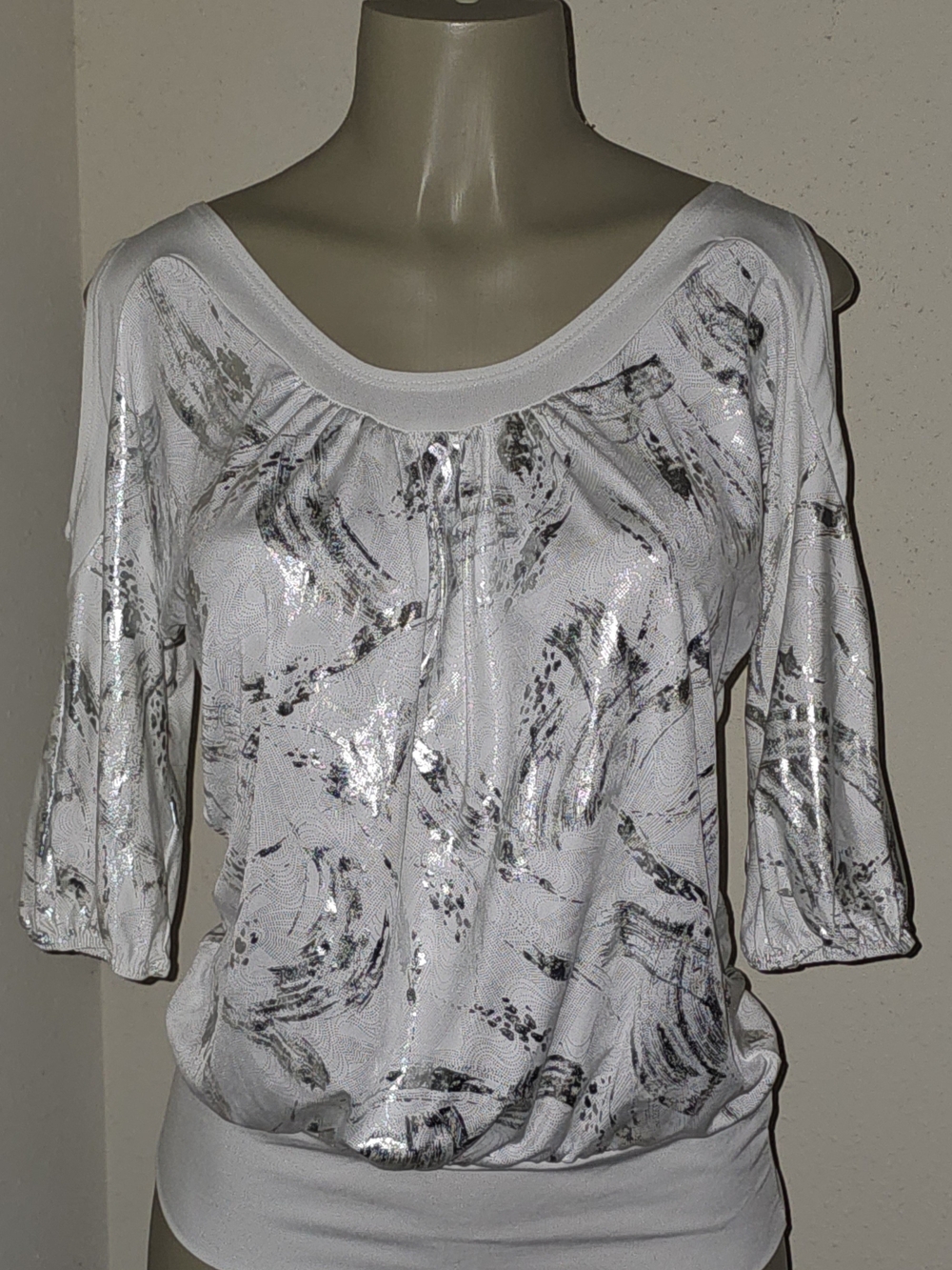 Annabelle White Top with Silver Metallic Swirl Accents